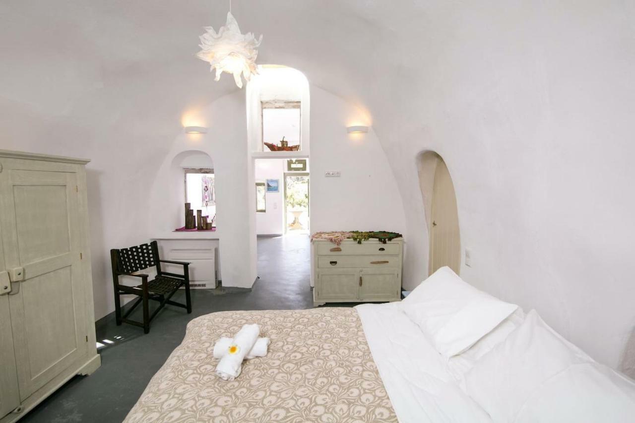 Agrilia Secluded Cave House Villa Thirasía Dış mekan fotoğraf