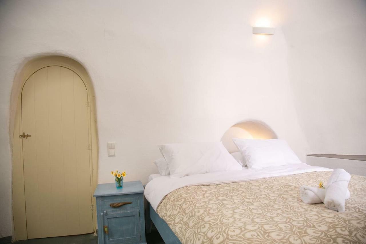 Agrilia Secluded Cave House Villa Thirasía Dış mekan fotoğraf