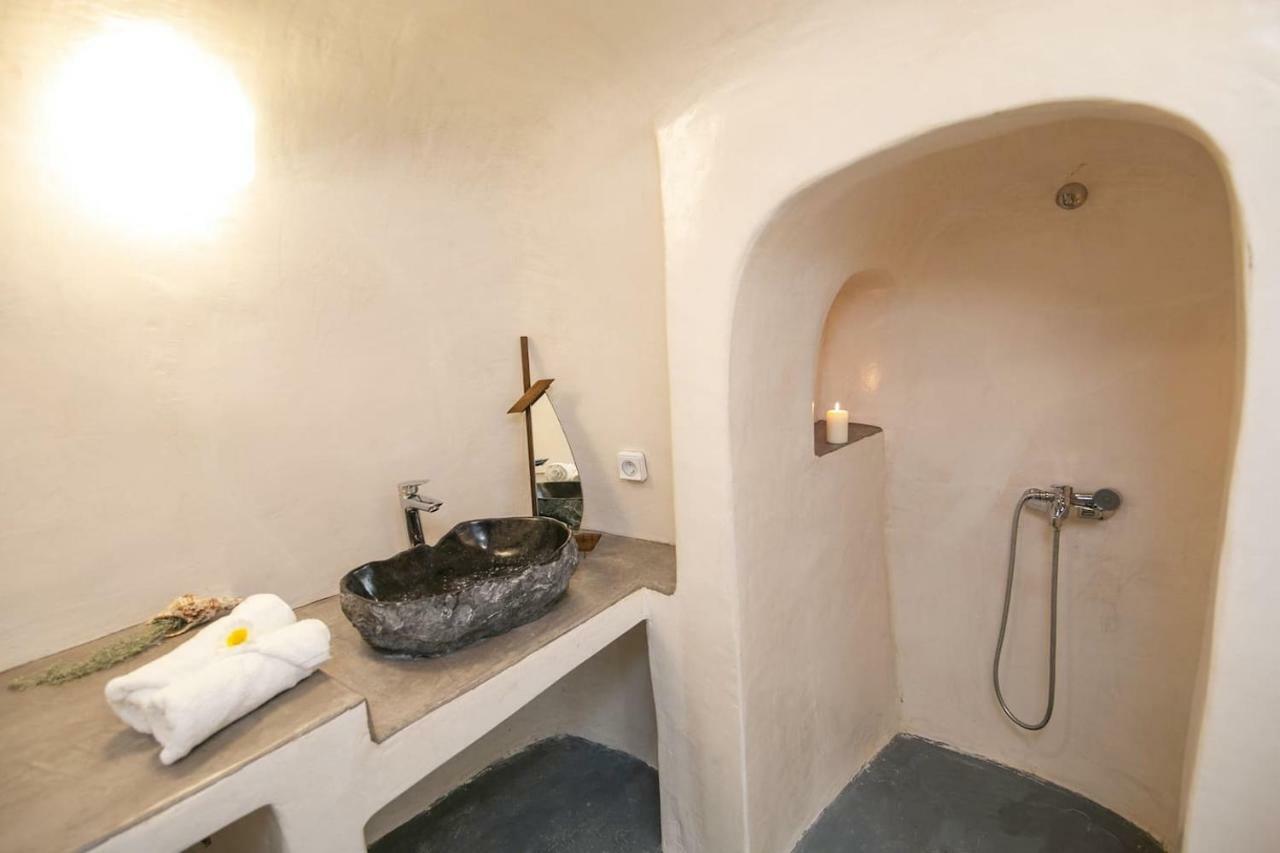 Agrilia Secluded Cave House Villa Thirasía Dış mekan fotoğraf