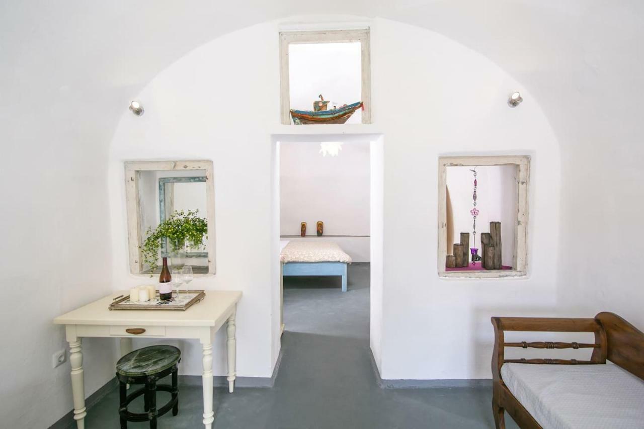 Agrilia Secluded Cave House Villa Thirasía Dış mekan fotoğraf