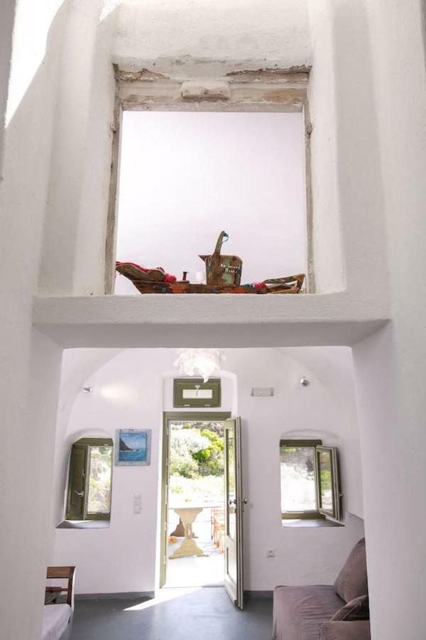 Agrilia Secluded Cave House Villa Thirasía Dış mekan fotoğraf